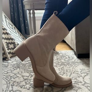 2112- André Assous Suede Ankle boots Beige Water Resistant Size 7 NWT